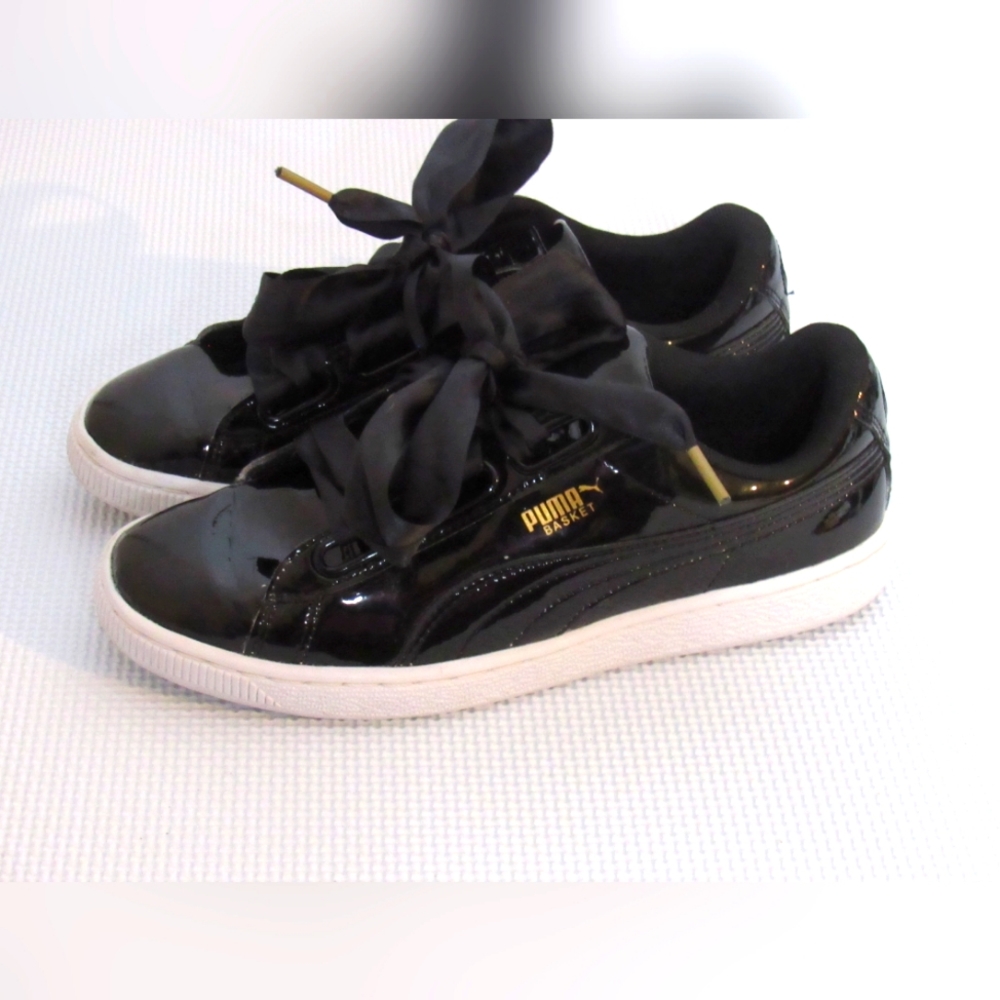 PUMA Women's Basket Heart Patent worn no box sz 8